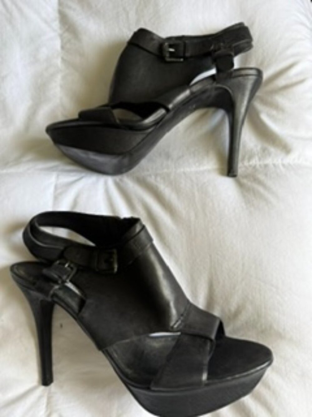 Vera Wang Lavender platform heels with buckle